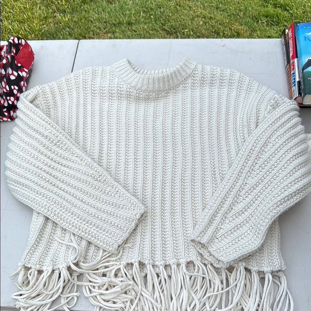 H&M Cream Crew Neck Sweater with Ribbed Texture